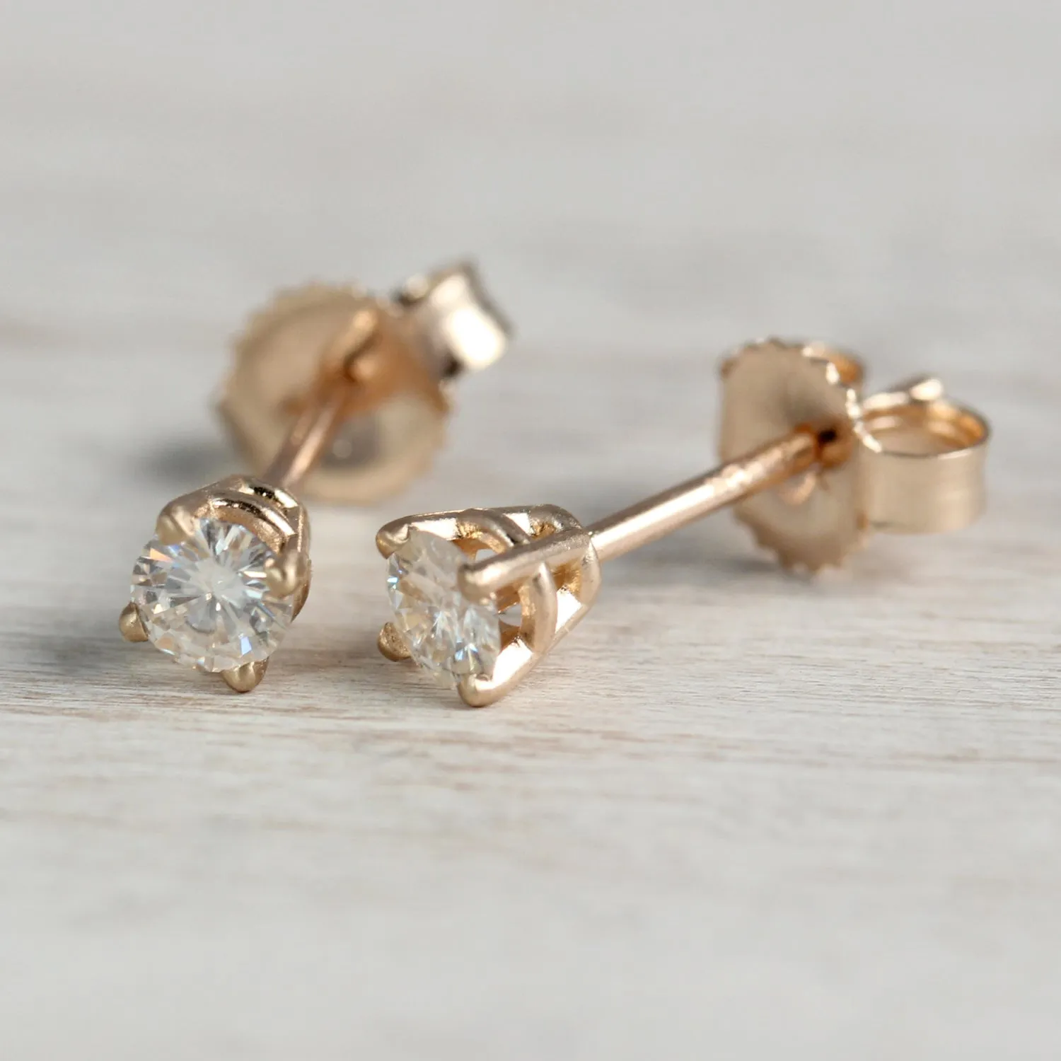 .10ct Basket Stud Earrings