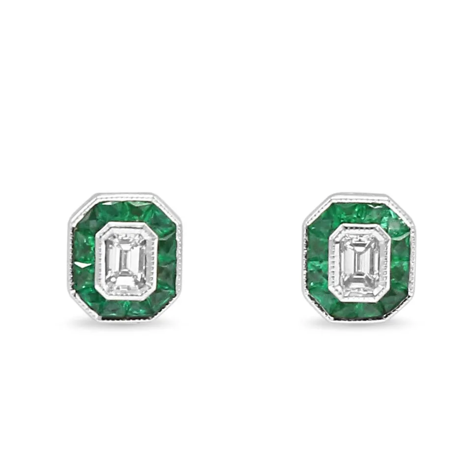 18ct White Gold Emerald Stud Earrings