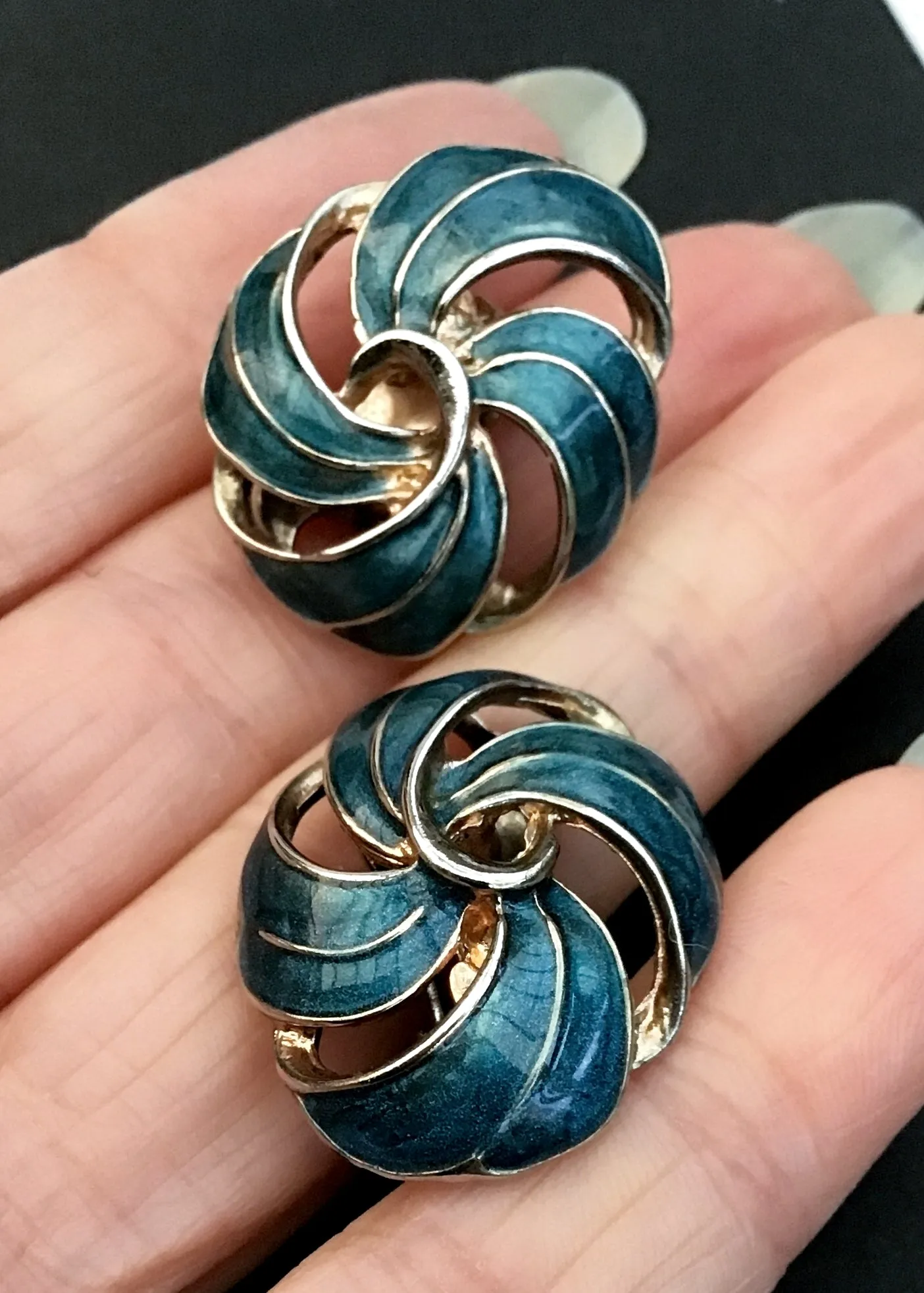 1980s Vintage Teal Enamel Swirl Clip On Earrings