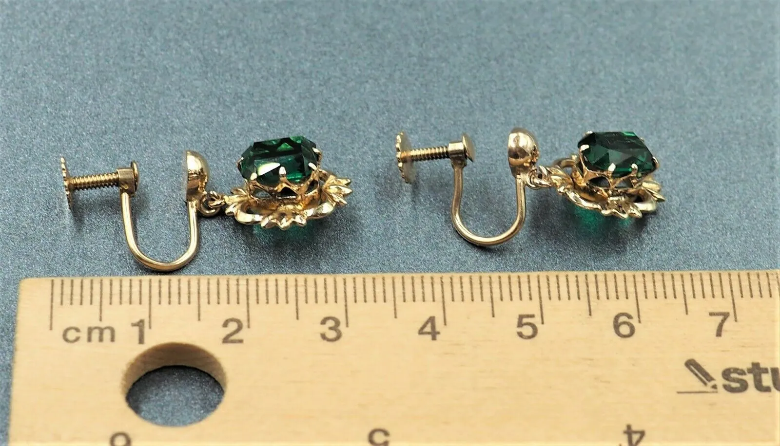 9ct Yellow Gold Emerald Screw On Earrings