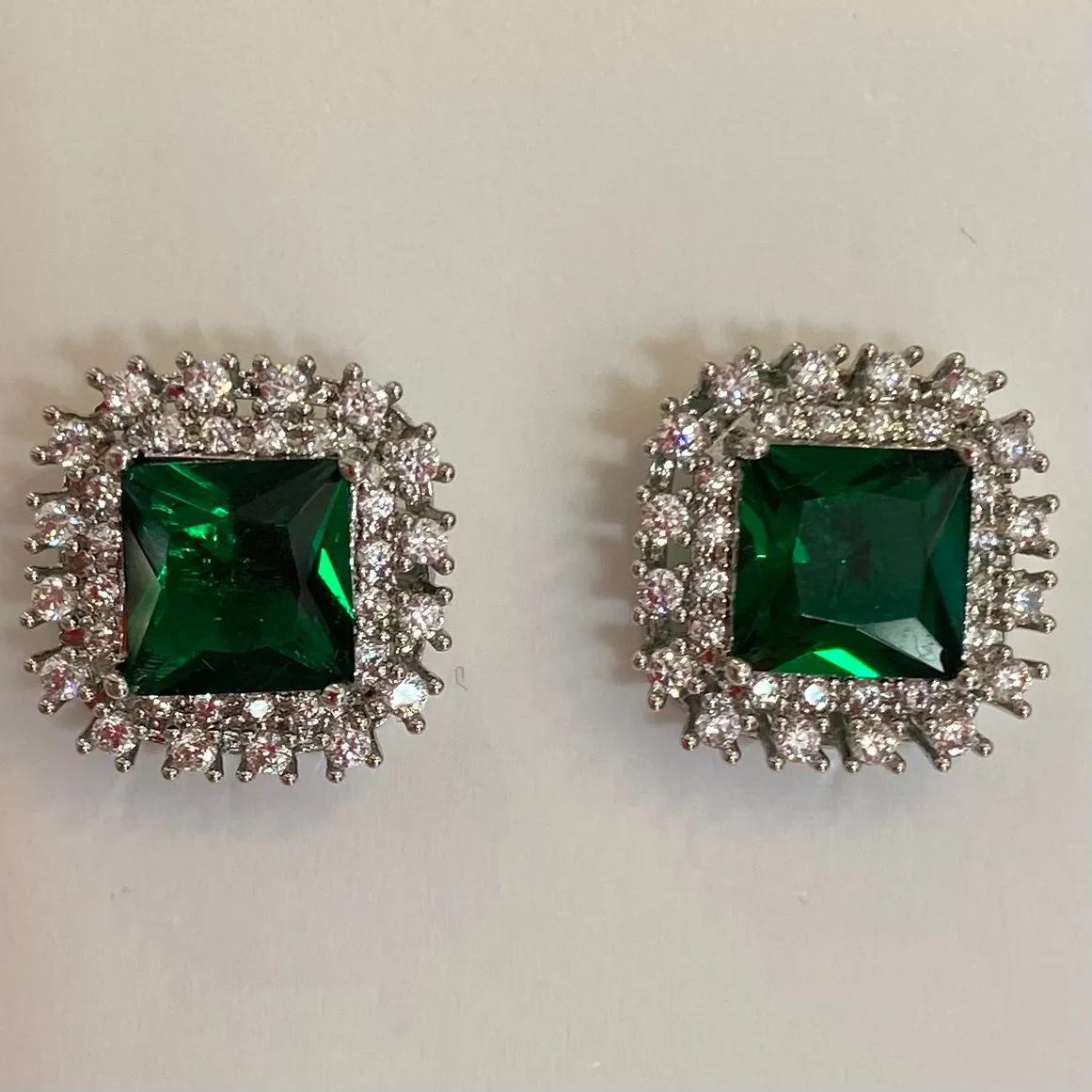 Diamante   Emerald Studs