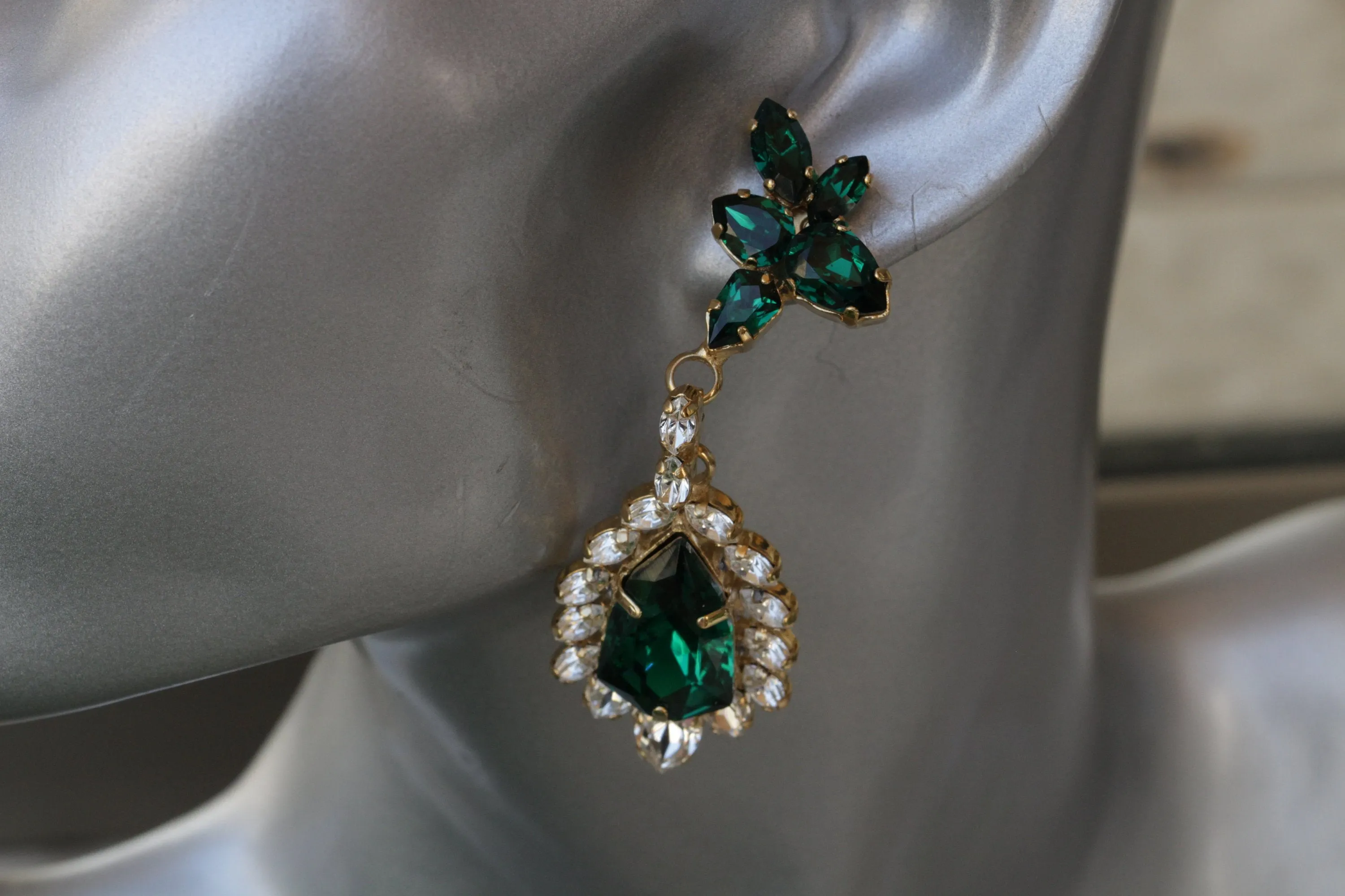 EMERALD LONG EARRINGS