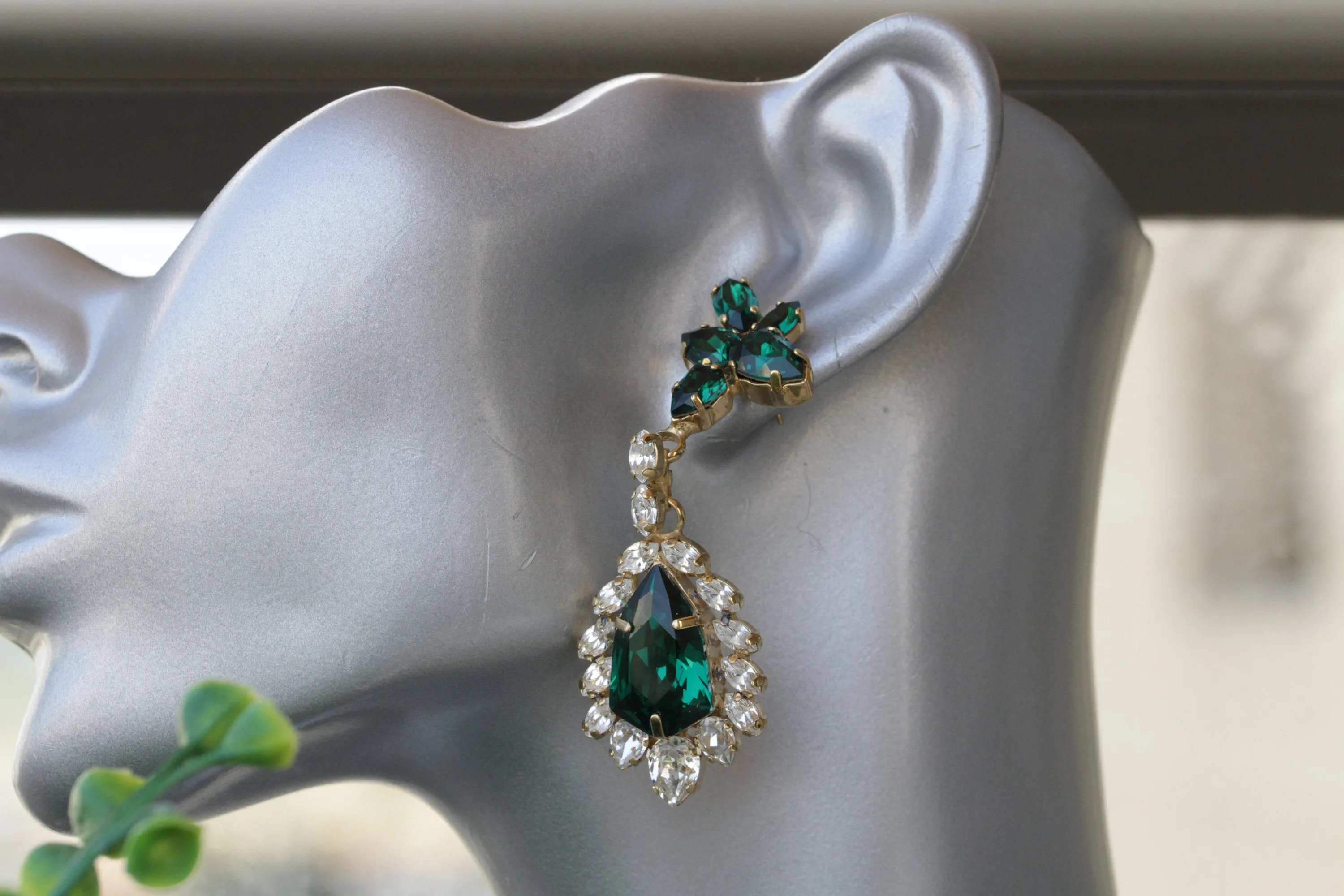 EMERALD LONG EARRINGS