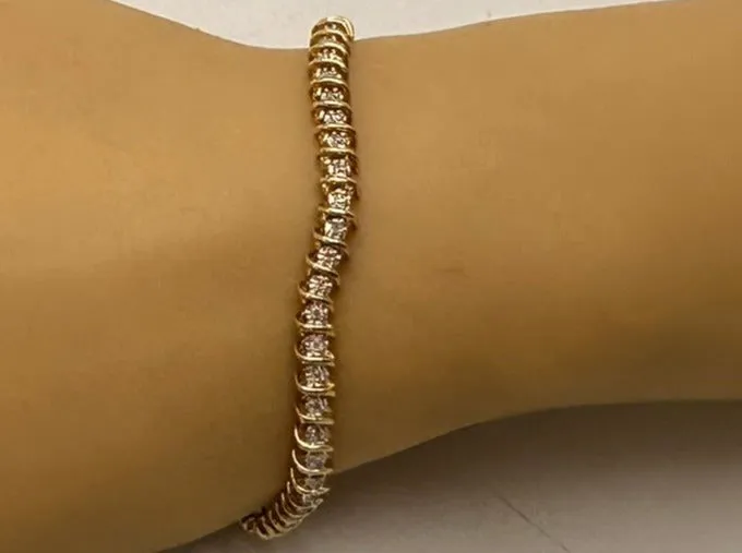 Exquisite 14ct Gold & Diamond Bracelet - A Timeless Symbol of Love