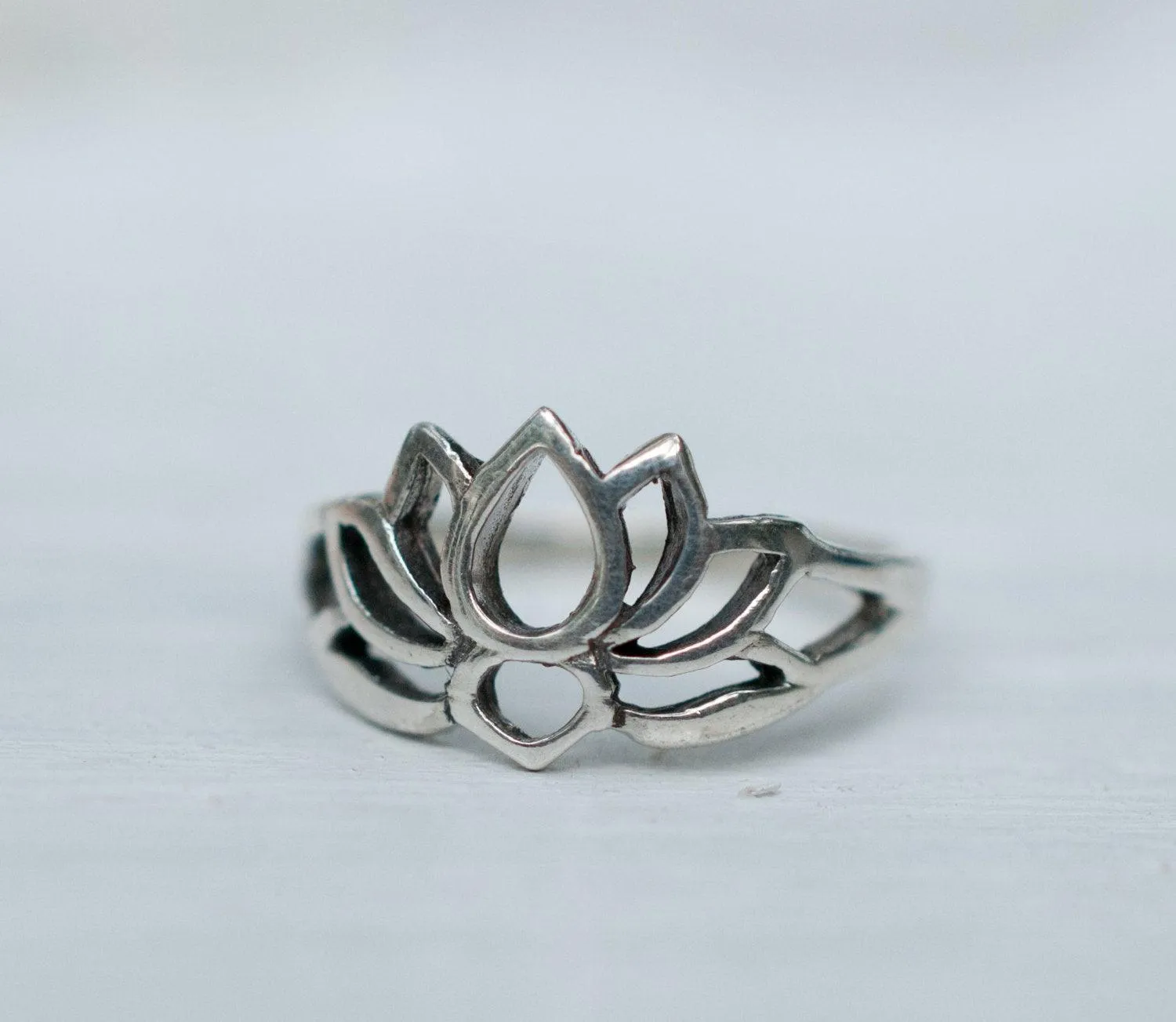 Lotus midi ring  ~ Sterling Silver 925 ~ MR171