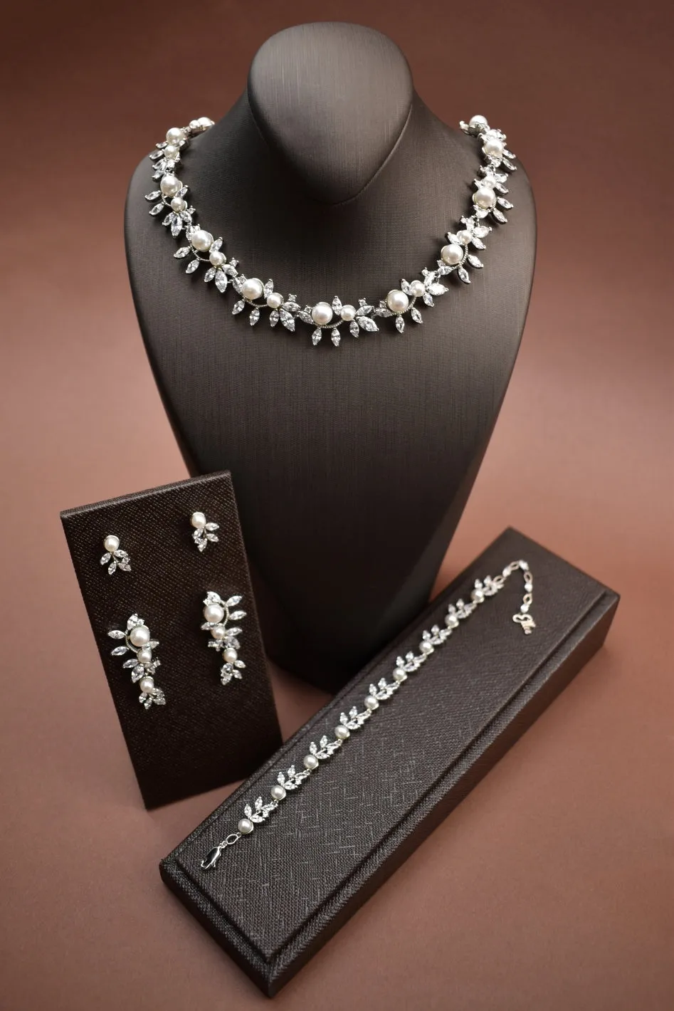 LOULA Simulated Diamond and Pearl Jewelry Set