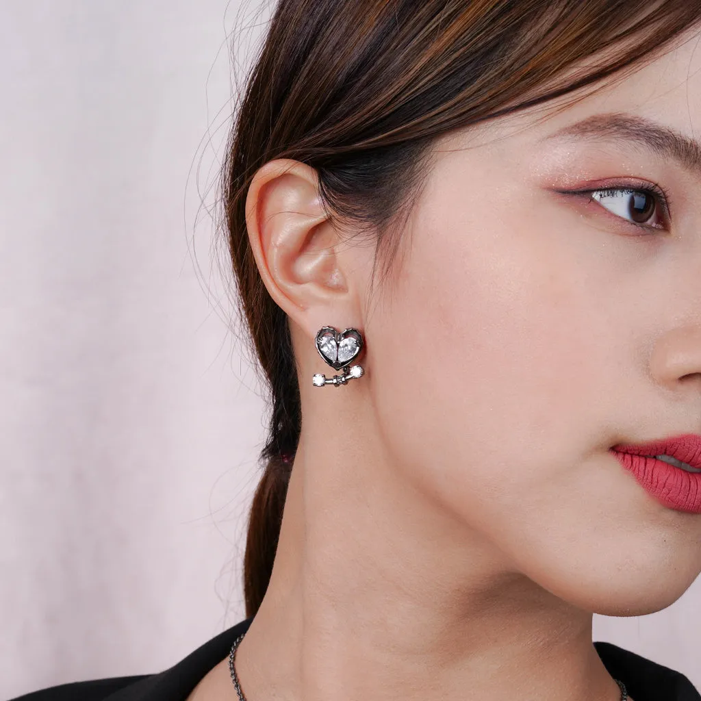 Love Song No.2 Stud Earrings [White gems/Black gold]