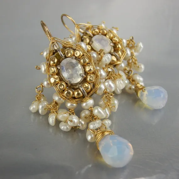 Maharaja Moonstone Pearl Earrings