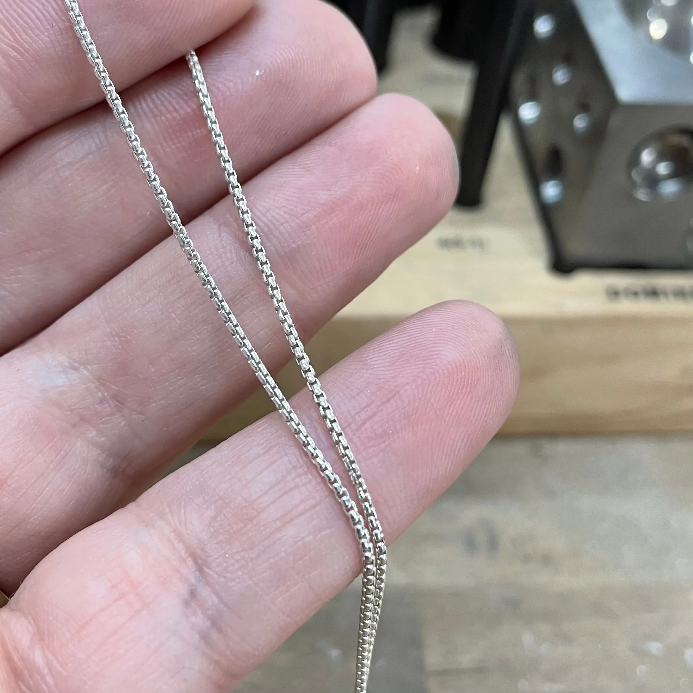 Medium Rounded Box Chain