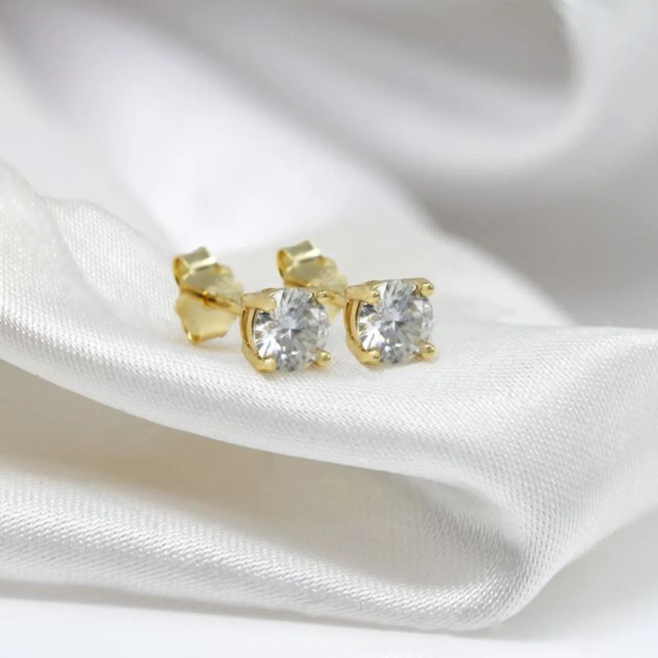 Moissanite 0.5ct Stud Earrings - Yellow Gold