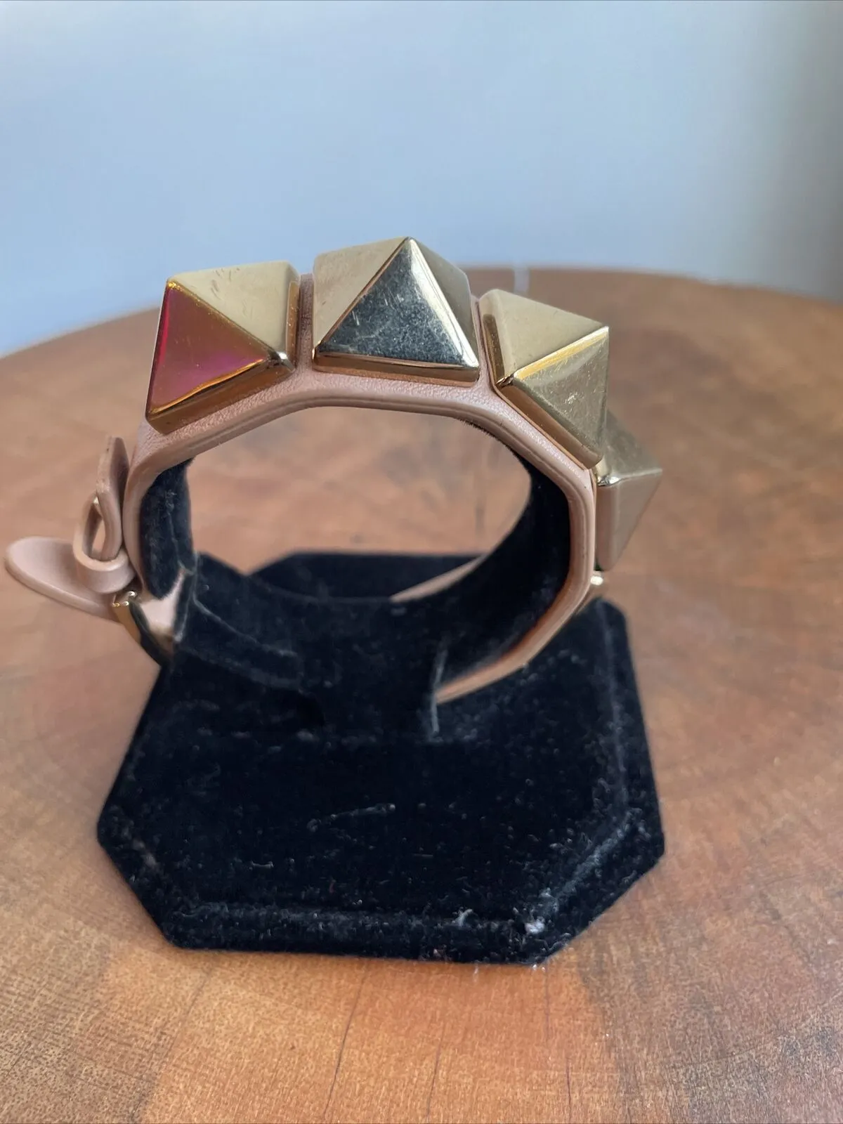 ROCKSTUD LEATHER CUFF