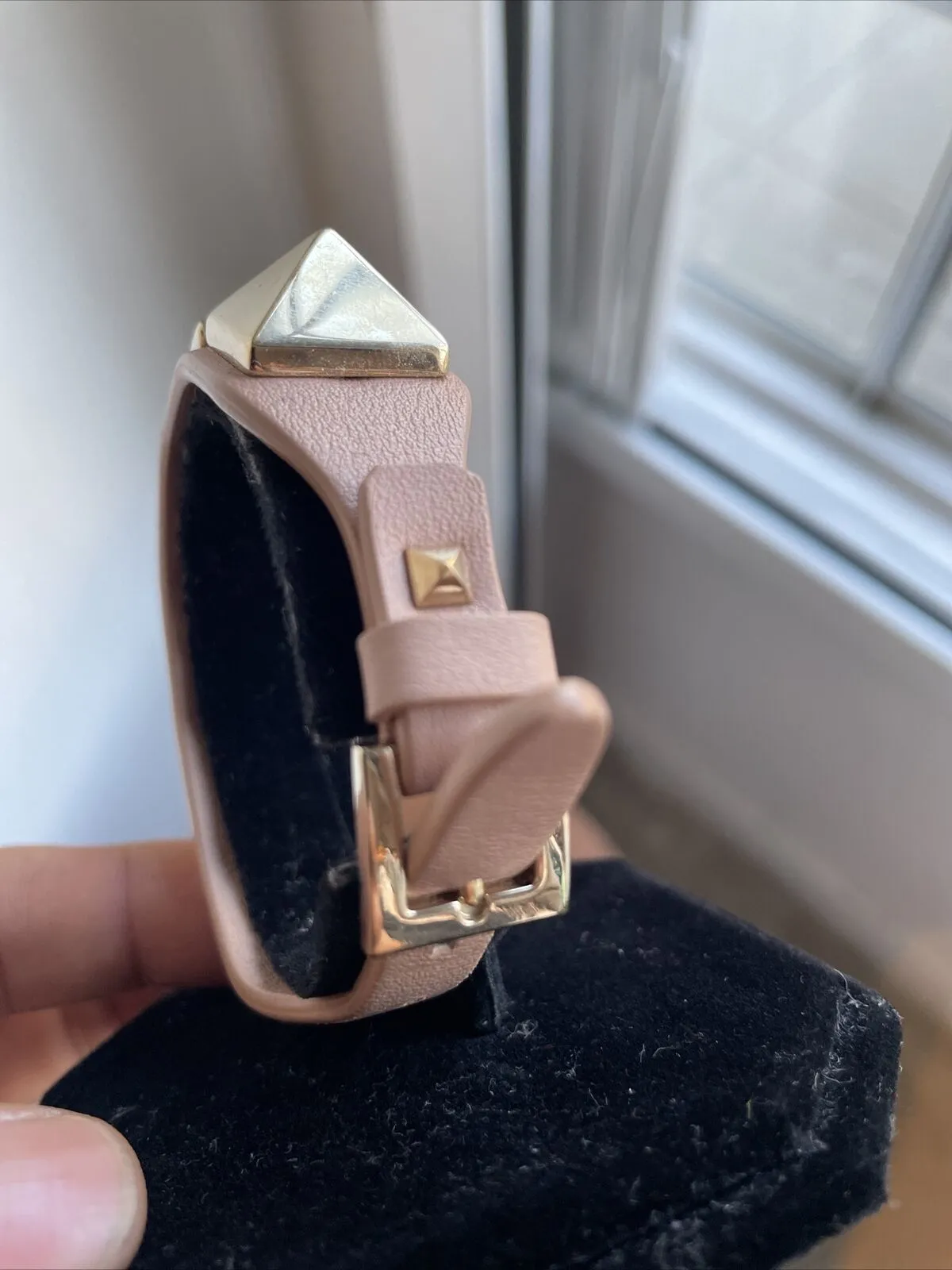 ROCKSTUD LEATHER CUFF