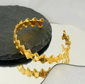 Vintage Studded Cuff Bracelet – Bold Gold Design for Women